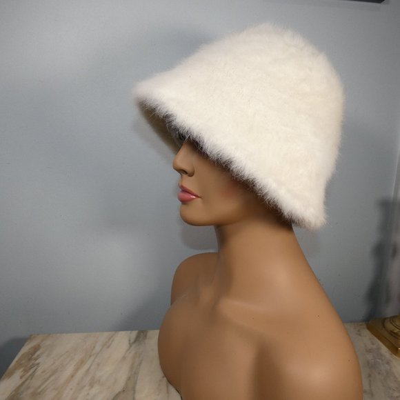 Fabulous! Fun Stylish Fashionable Faux Fur Bucket Hat Ivory - Picture 6 of 11